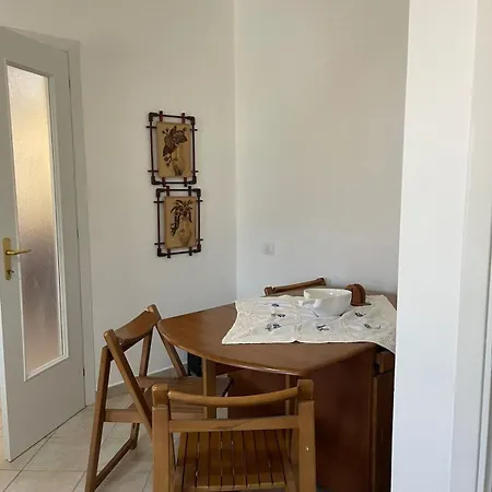 Es-tirana Center Apartment Tirana