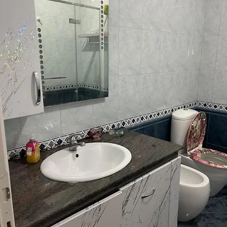 Es-tirana Center Apartment *