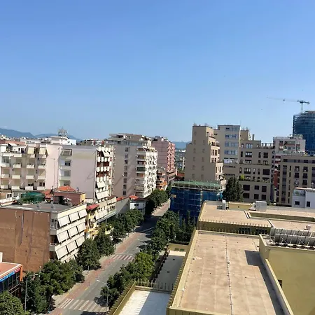 Es-tirana Center *