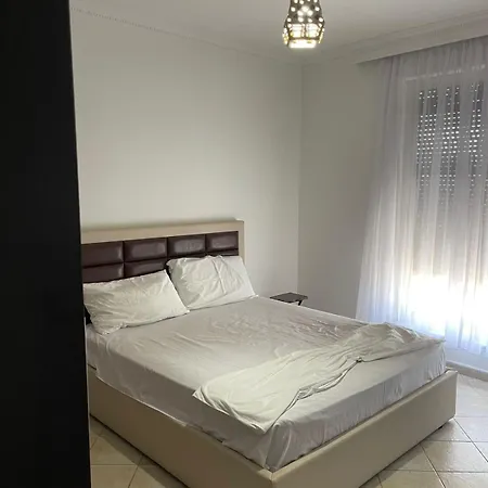 Apartment Es-tirana Center